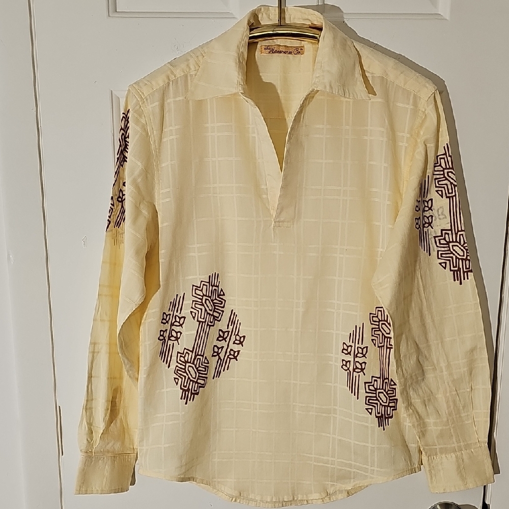 THE HAVANERA CO. Men's Cream Shirt with Patterned Accents. Henleystyle, small